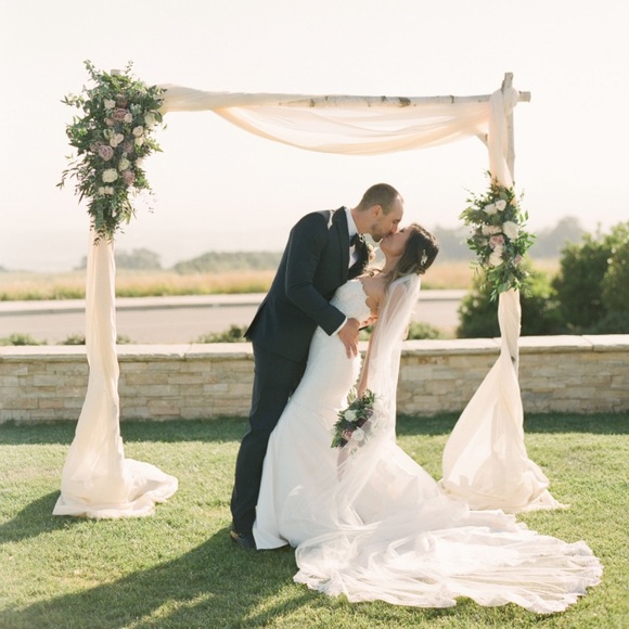Cathedral Bridal Veil with Lace main image 4